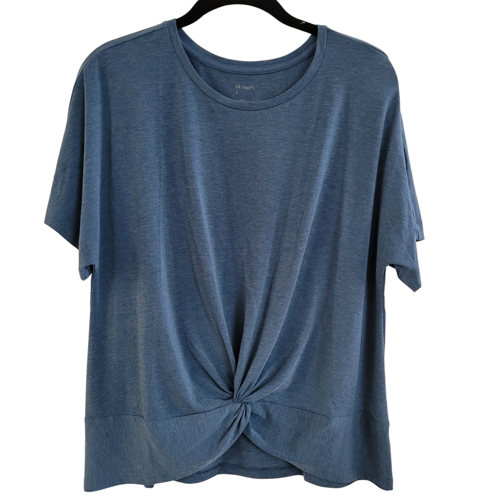 NWOT • GapFit twist front tshirt in blue